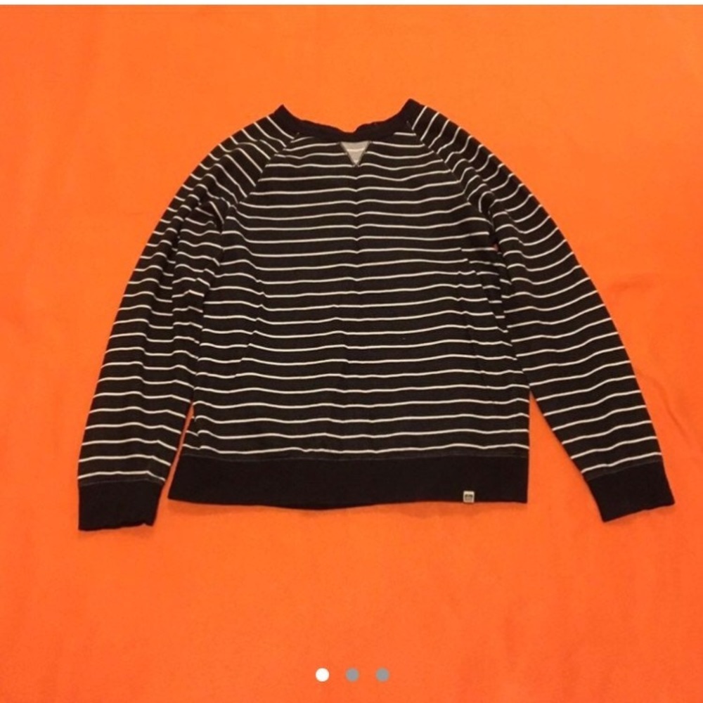 Reef men’s striped crew neck size M